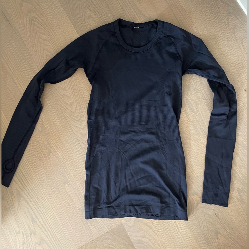 Navy Lululemon swiftly long sleeve - size 2